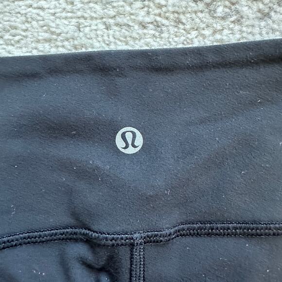 Lululemon Black Cropped Leggings 22" Size 4 - Picture 3 of 6